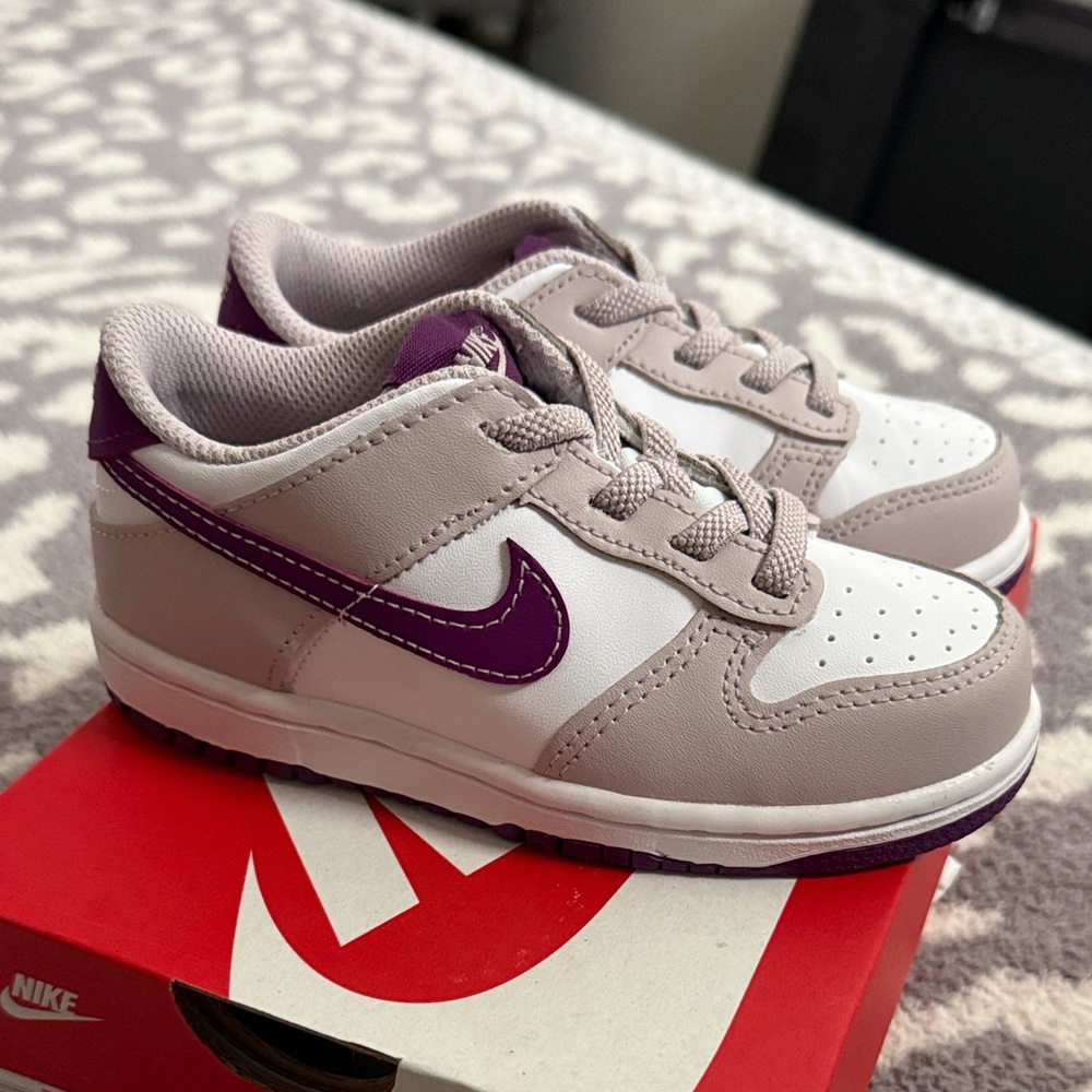 Nike Kids Sneakers in Purple and White